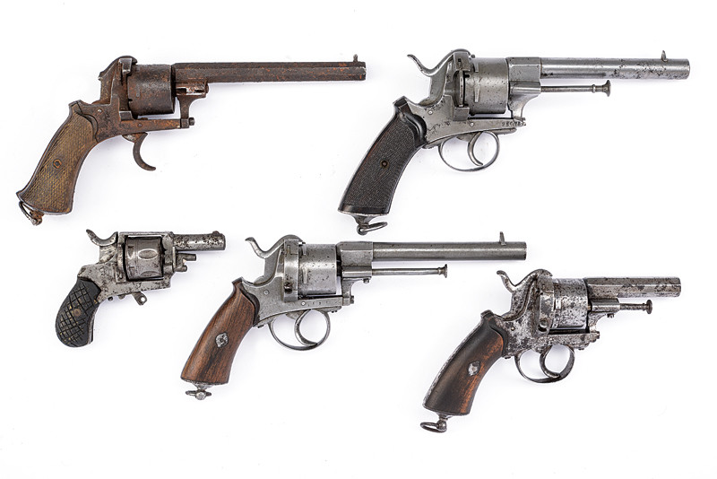 Lotto di cinque revolver a retrocarica