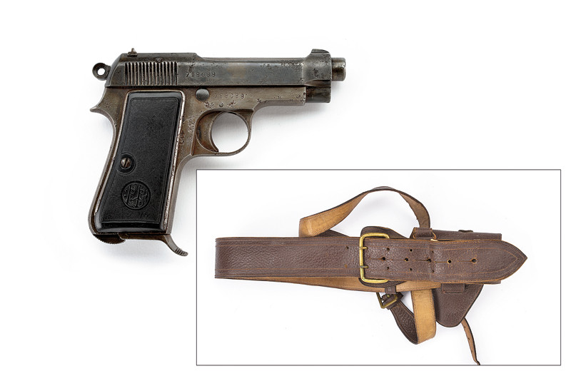 Cinturone per uniforme con fondina e Pistola Beretta 1934 disattivata