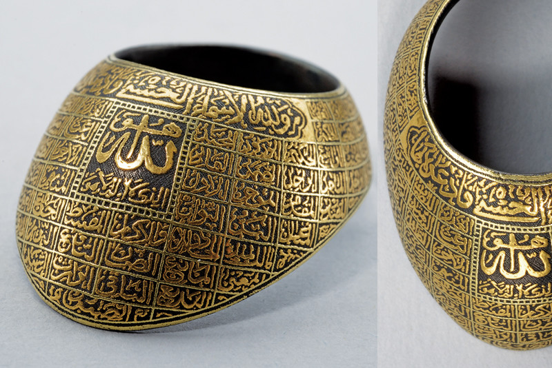 Bellissimo anello da arciere con cento nomi di Allah