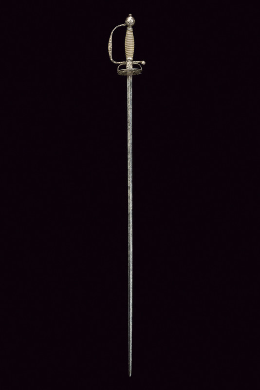 Spadino decorato in argento