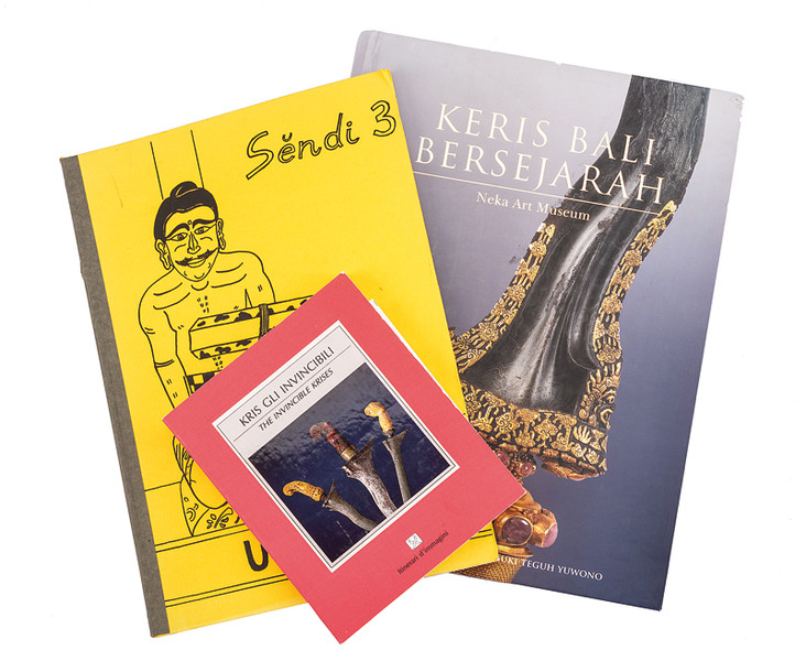 Lotto di tre libri sui kris