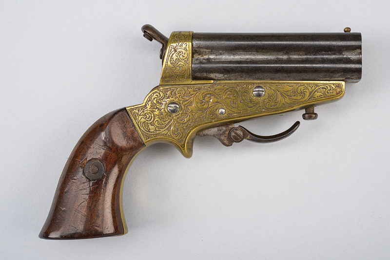 Pistola a quattro canne sul tipo Sharps
