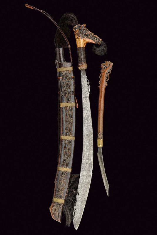 Mandau con rare decorazioni