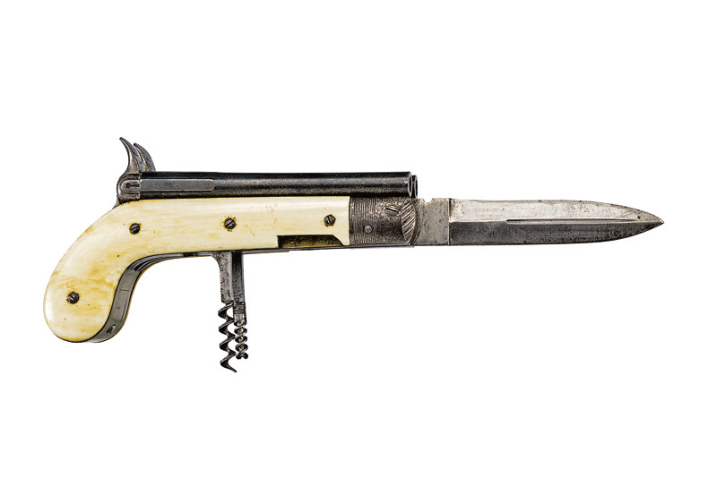 Pistola a retrocarica a due canne con coltello pieghevole