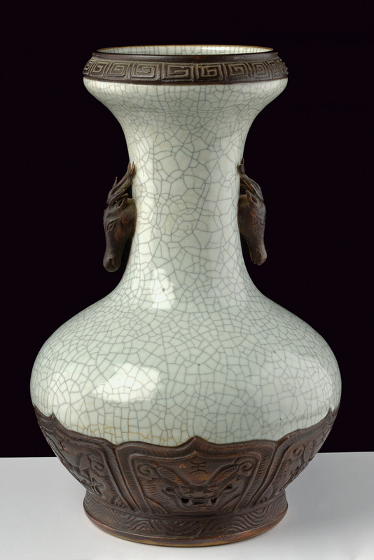 RAFFINATO E RARO VASO IN PORCELLANA CRACKLE