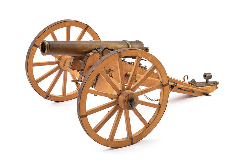 Modello di cannone con affusto