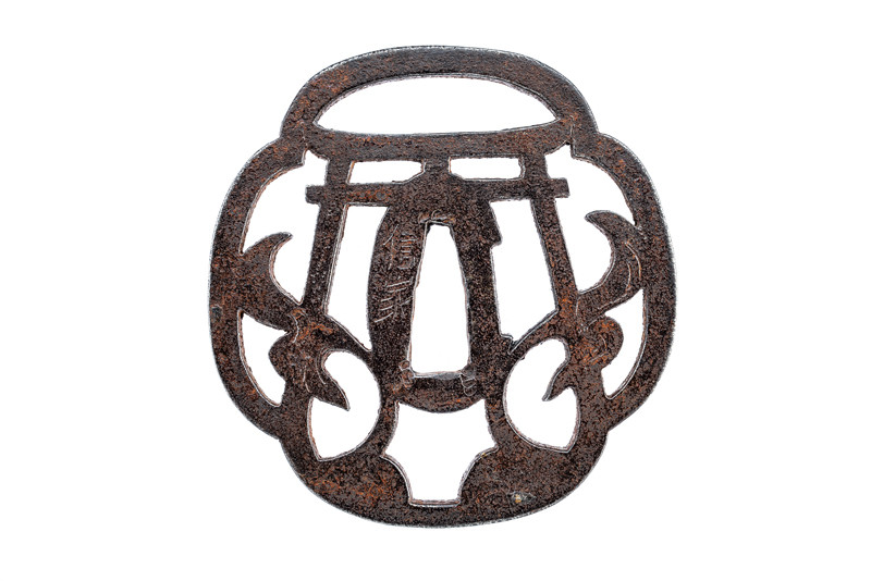 Sukashi tsuba