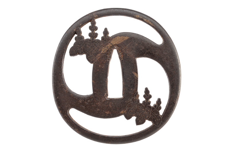 Sukashi tsuba