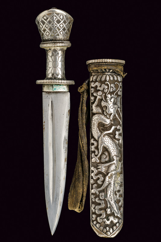 Bel coltello in argento 