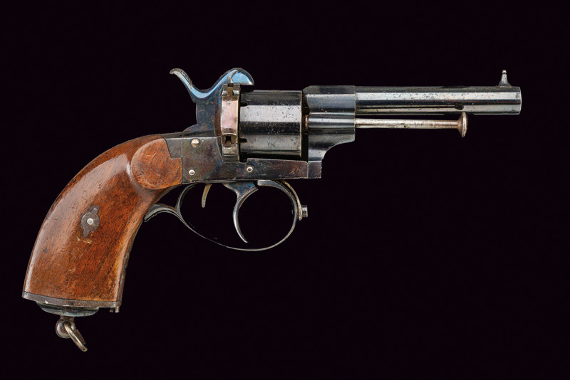 Raro revolver a tripla azione di Escoffier