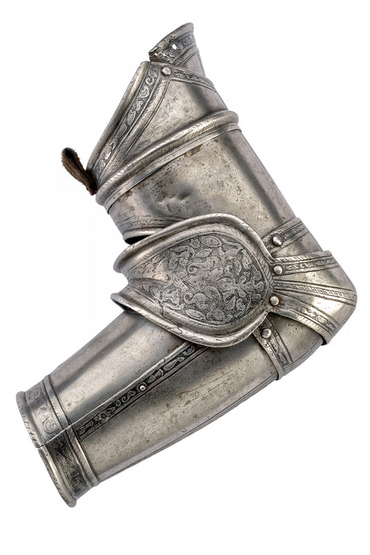 Bracciale sinistro inciso