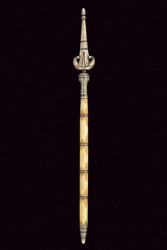 Corta lancia decorata