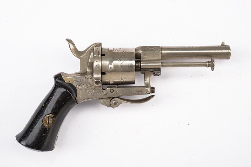 Revolver a spillo