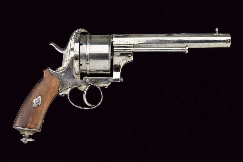 Revolver a spillo in raro calibro