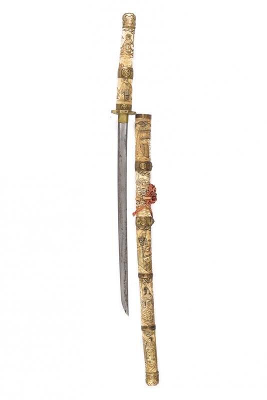 Katana con montatura in osso