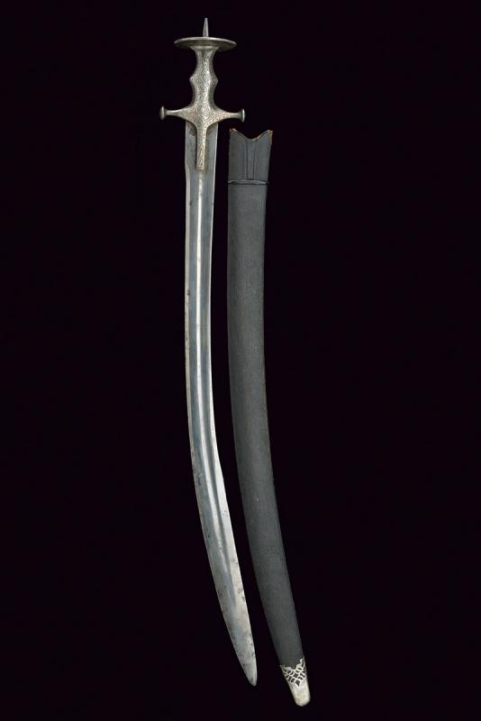 Imponente tulvar con decorazione in argento