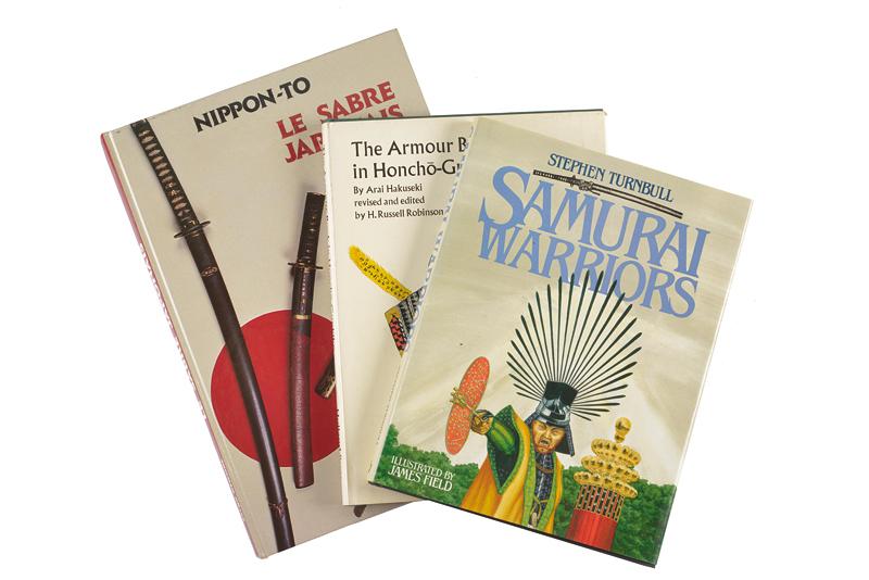 Lotto di tre libri su Armi ed Armature giapponesi 