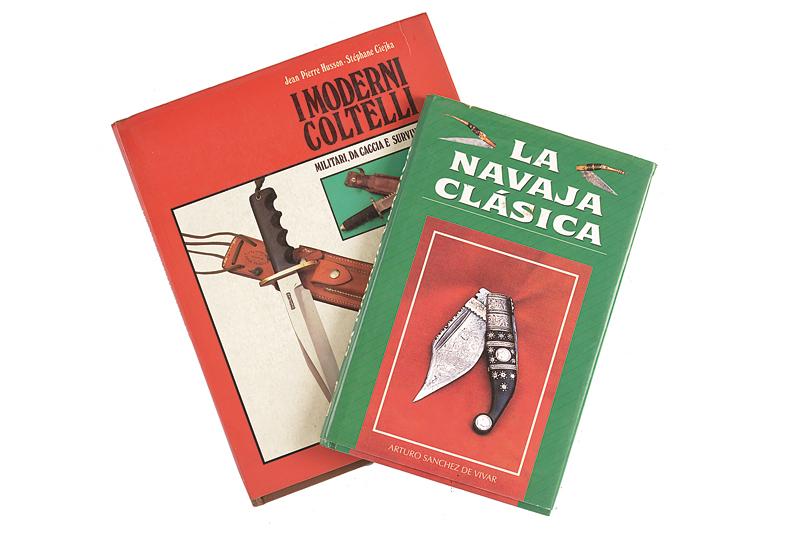 Lotto di due libri su coltelli