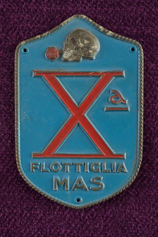 Distintivo della X MAS