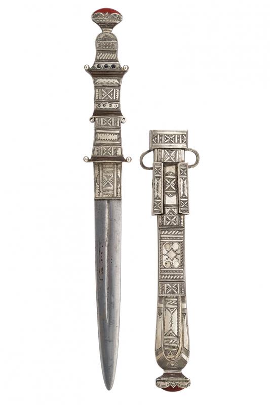Fine coltello con montatura in argento