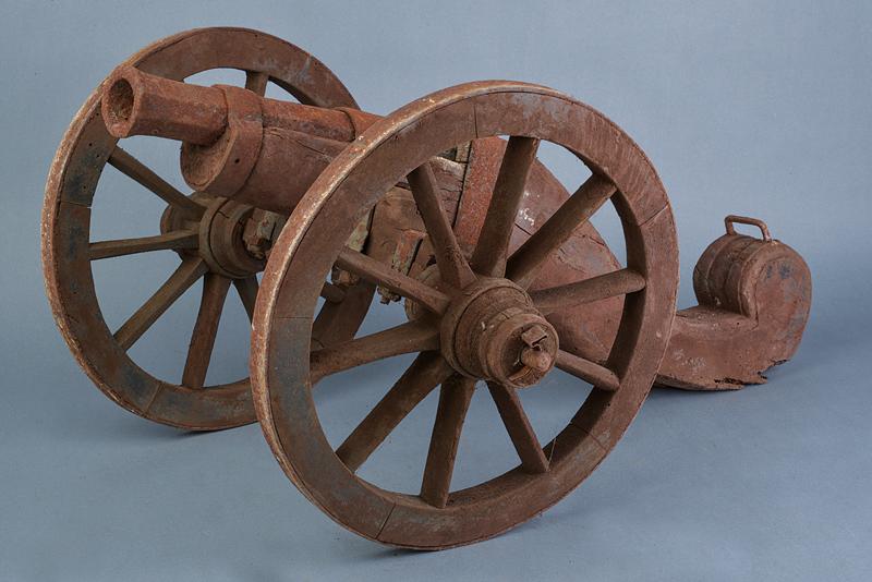 Cannoncino artigiano su affusto