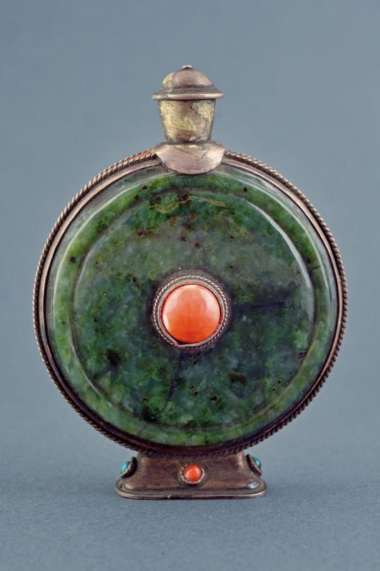 RARA SNUFF BOTTLE IN ARGENTO E GIADA VERDE