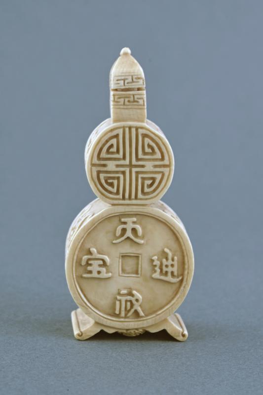 BELLA SNUFF BOTTLE IN AVORIO
