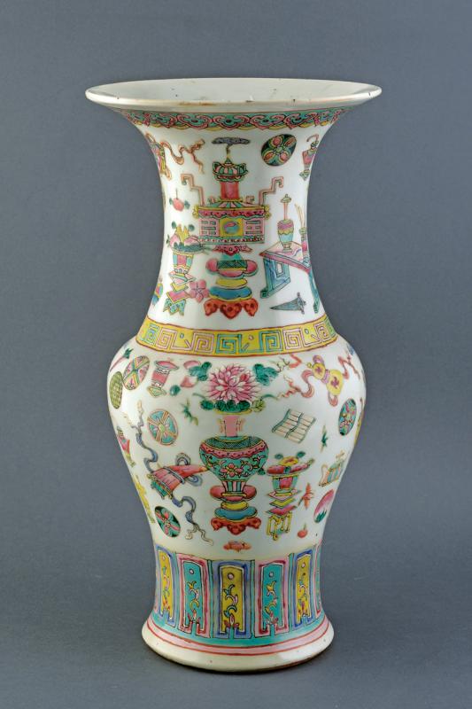 VASO FAMIGLIA ROSA IN PORCELLANA