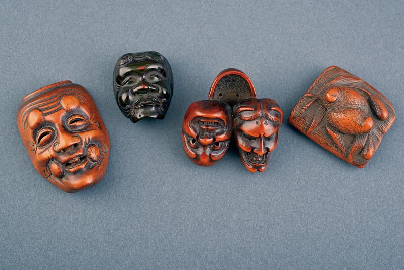 QUATTRO NETSUKE IN LEGNO