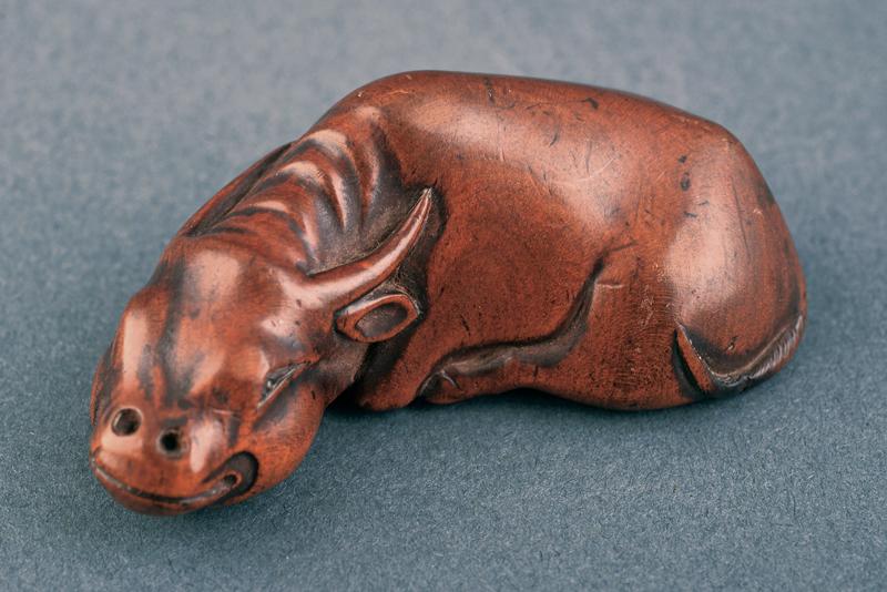 BEL NETSUKE IN LEGNO PROBABILMENTE FIRMATO HOSAI