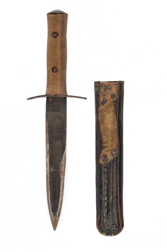 Coltello GIL con fodero