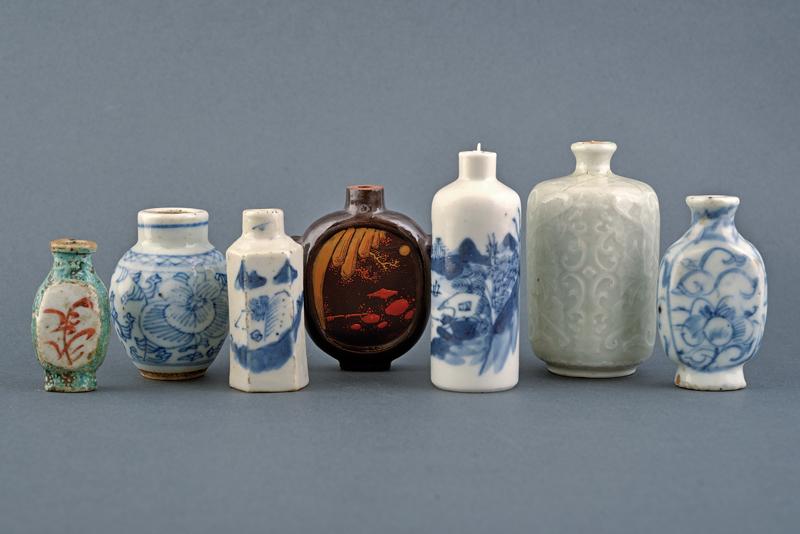 SETTE SNUFF BOTTLES 