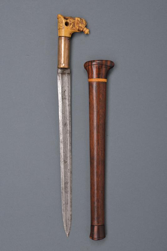 Piccolo mandau dei Dayak