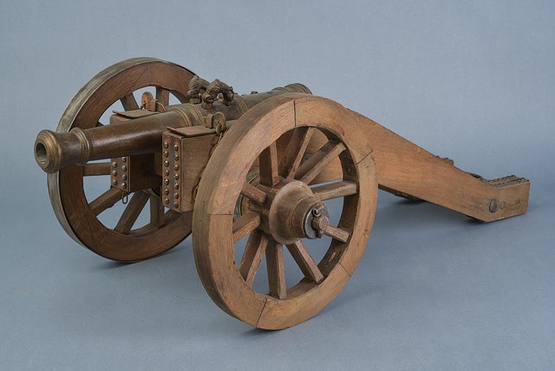 Modello di cannone con affusto mobile