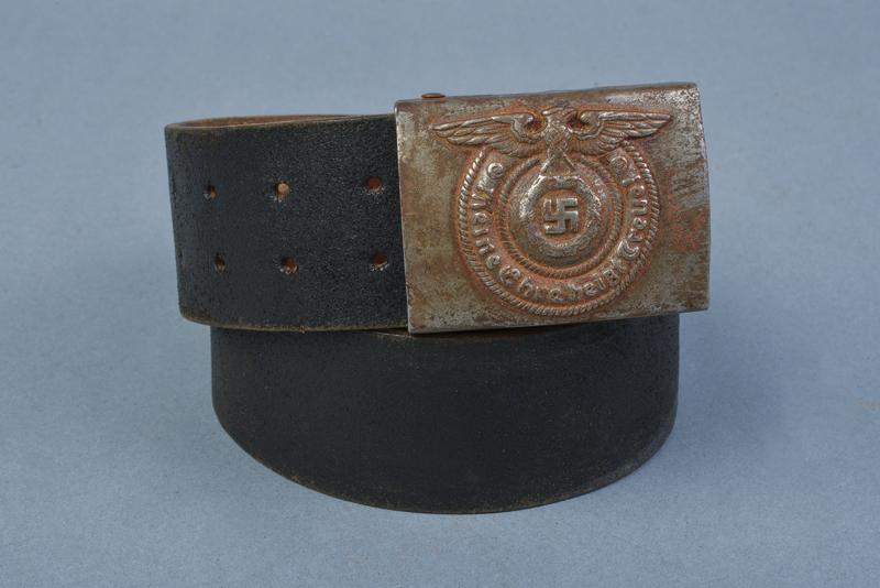 Cinturone con fibbia delle Waffen SS