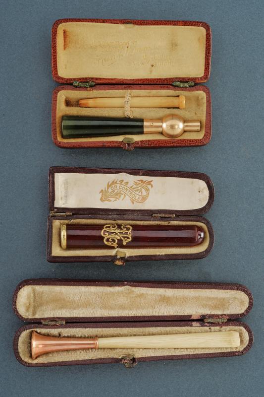 Lotto di tre bocchini in astuccio
