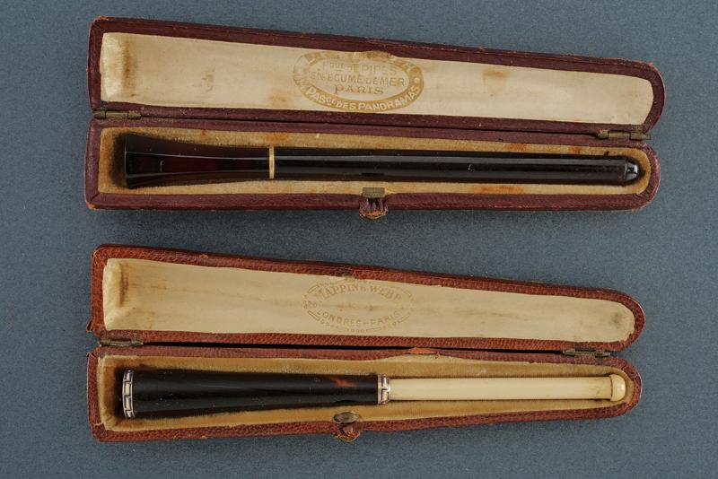 Lotto di due bocchini in astuccio