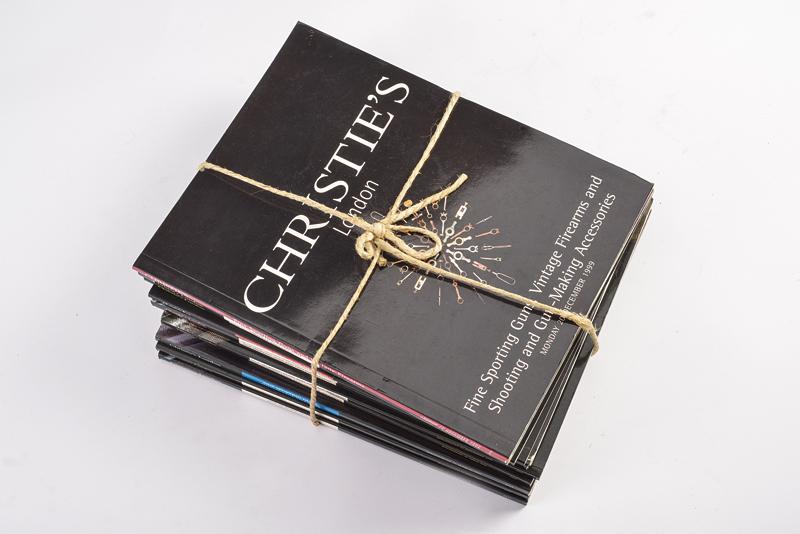 Christie's, lotto di cataloghi d'armi assortiti