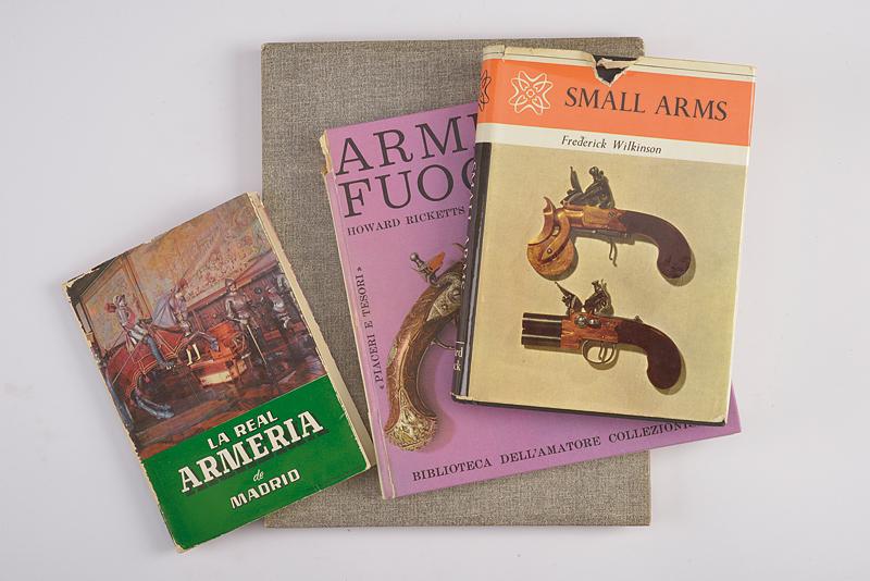 Lotto di quattro libri su armi antiche