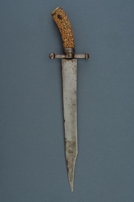 Grande coltello da caccia