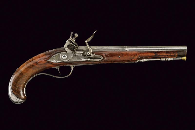 Elegante pistola a pietra focaia