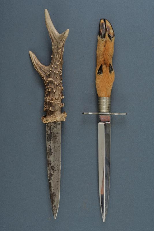 Lotto di un coltello e un pugnale da caccia