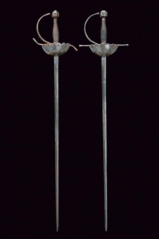 Paio di spade a tazza da esercitazione 