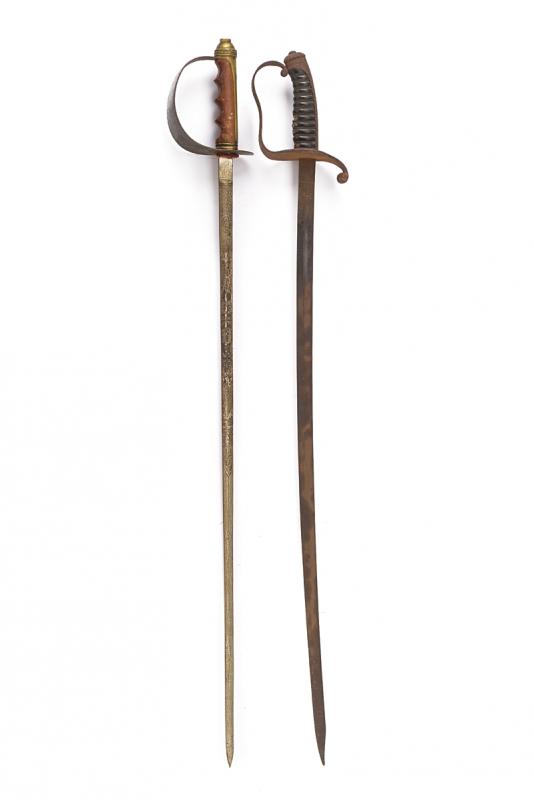 Lotto di una spada ed un sabre