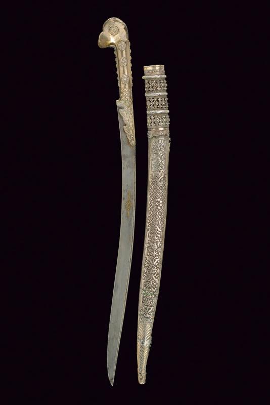 Raro yatagan in argento