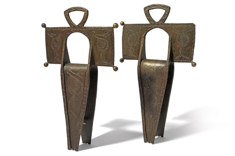 Rarissimo paio di staffe cruciforme