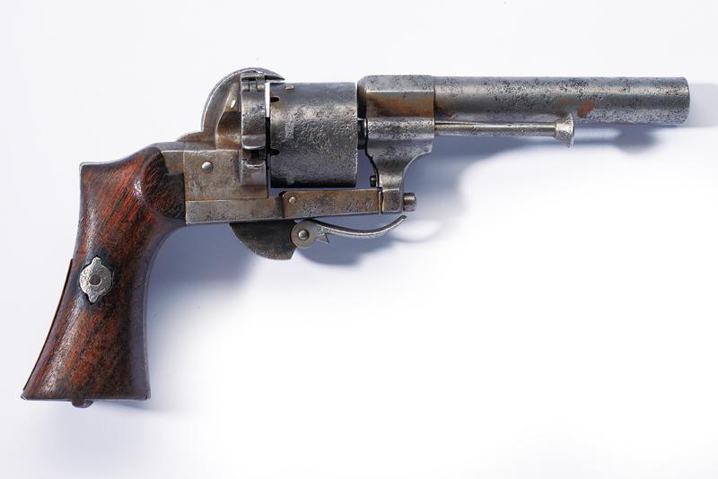 Revolver a spillo