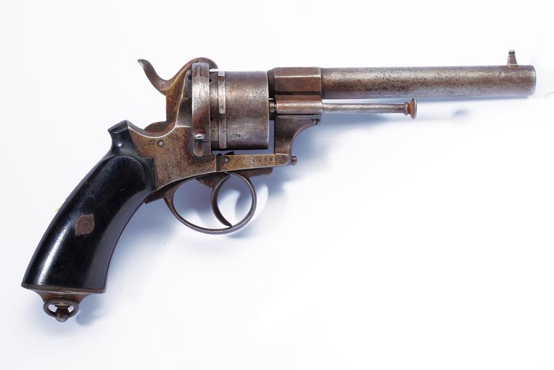 Revolver a spillo