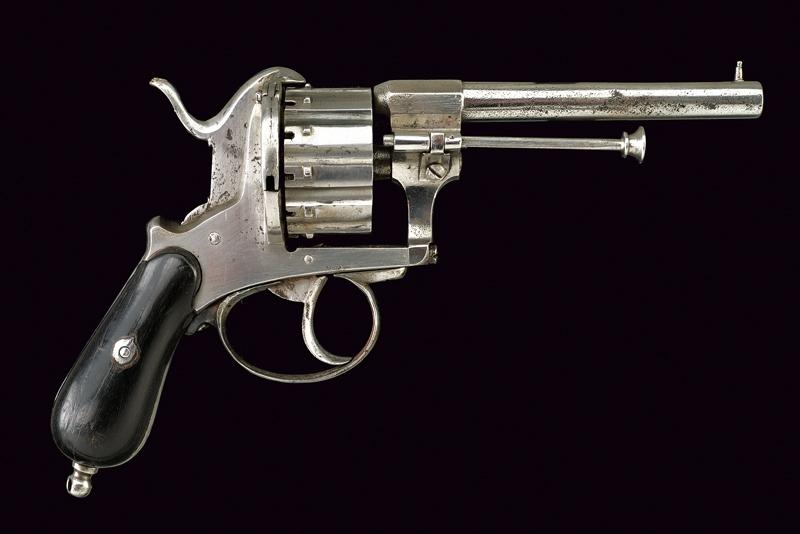 Raro revolver a spillo a dodici colpi