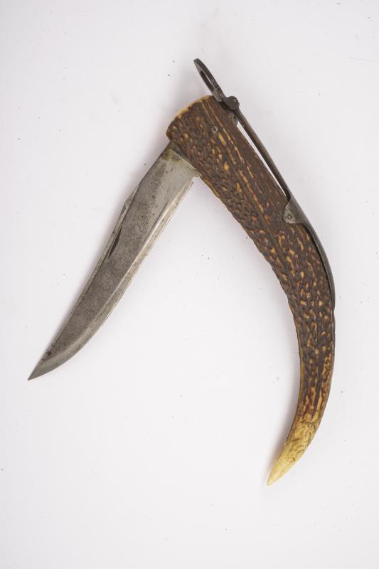 Coltello pieghevole da caccia